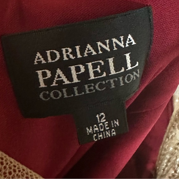 Knee length gown, red - Picture 3 of 3